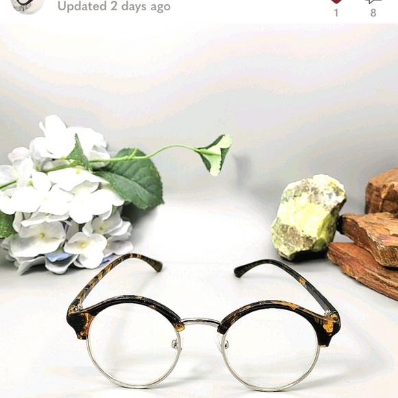 The "Teashade" Reader - Picture 2 of 3